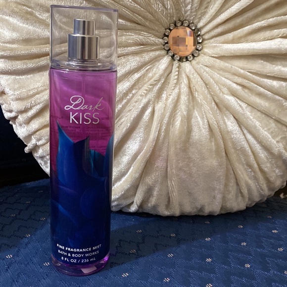 BATH & BODY WORKS SET. . . DARK KISS SCENT - Picture 5 of 6